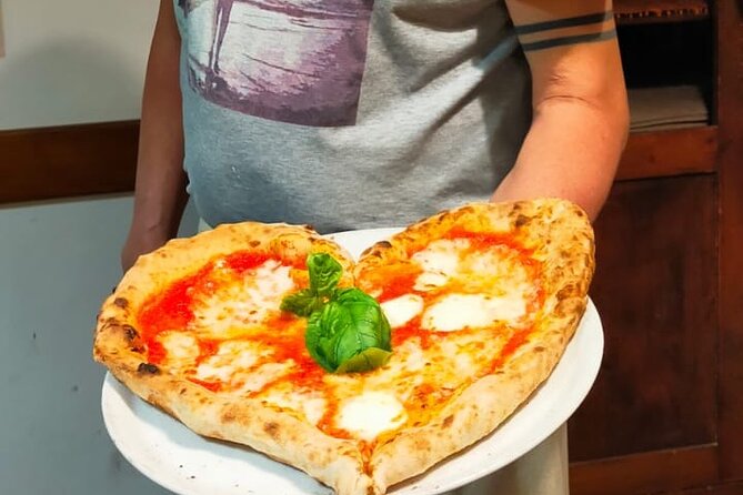 Rome: Pizza & Tiramisu Class with Free Flowing Fine Wine - Small group size and why it changes the lesson