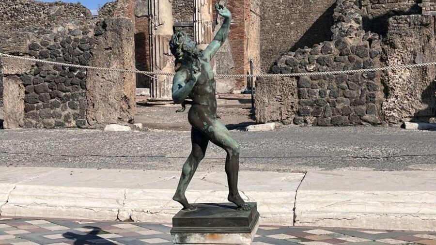 Rome: Pompeii Tour with Wine and Lunch by High Speed Train - Naples Return and the Final Train to Rome