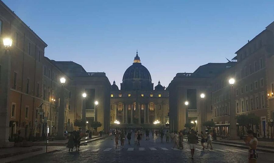 Rome: Private Golf Cart tour with a Local Guide - Rione Monti and a Passing Glance at the Altar of the Fatherland