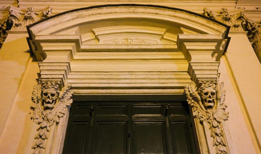Rome: Small Group Rome's Dark Side - Ghosts & Legends Tour - Monumento a Giordano Bruno: the opener that sets the tone