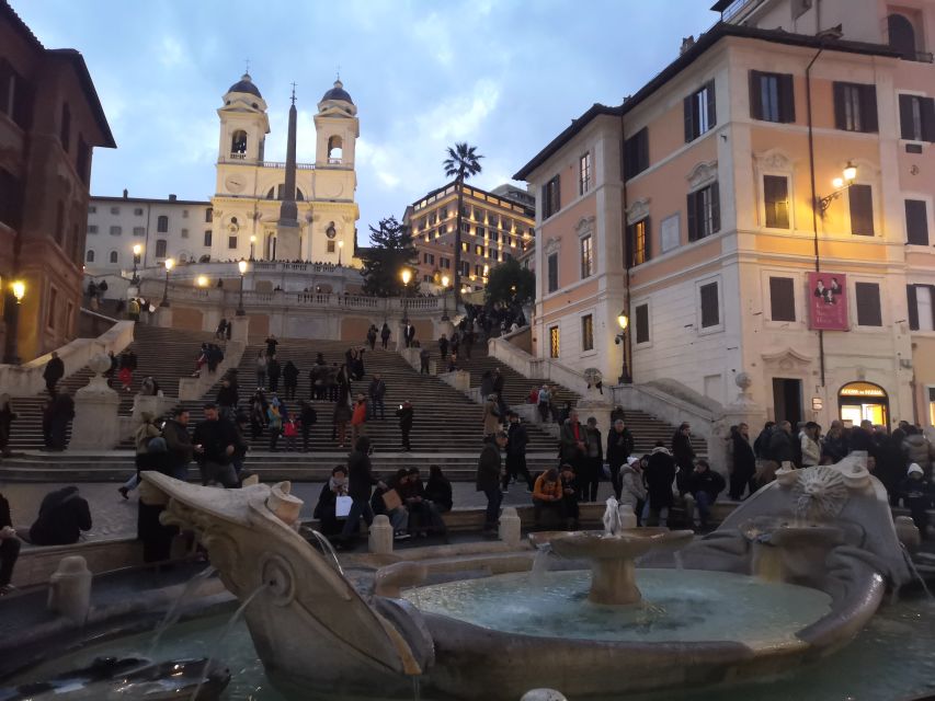 Rome: Spanish Steps, Trevi, Navona and Pantheon Sunset Tour - Piazza Navona after dark, with the Four Rivers Fountain focus