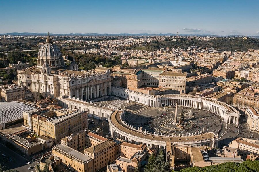 Rome: St. Peter's Basilica Audio Guide with Dome Tickets - Meeting Near St. Peter’s: Find the Host, Then Expect Security