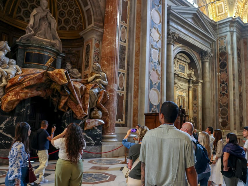 Rome: St. Peter's Basilica, La Pietà, Papal Tombs and Dome - Inside St. Peter’s Basilica: the Pietà and Bernini’s center stage