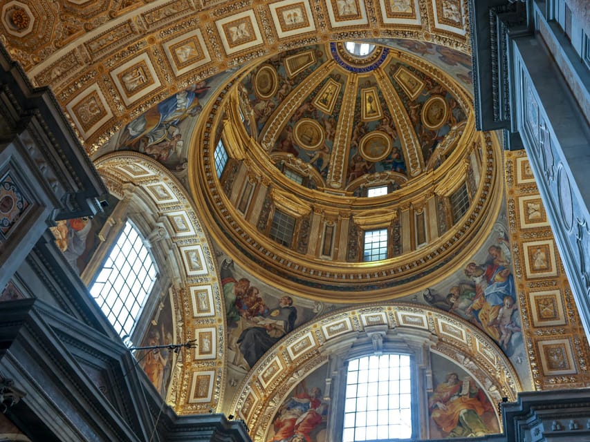 Rome: St. Peter's Basilica, La Pietà, Papal Tombs and Dome - The Tomb focus: St. Peter’s tomb and the Vatican Grottoes