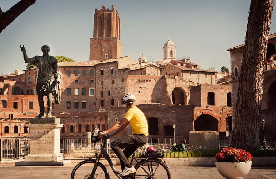 Rome: Top Highlights & Hidden Gems Tour by Cannondale E-Bike - Pace, group size, and what 14 km feels like
