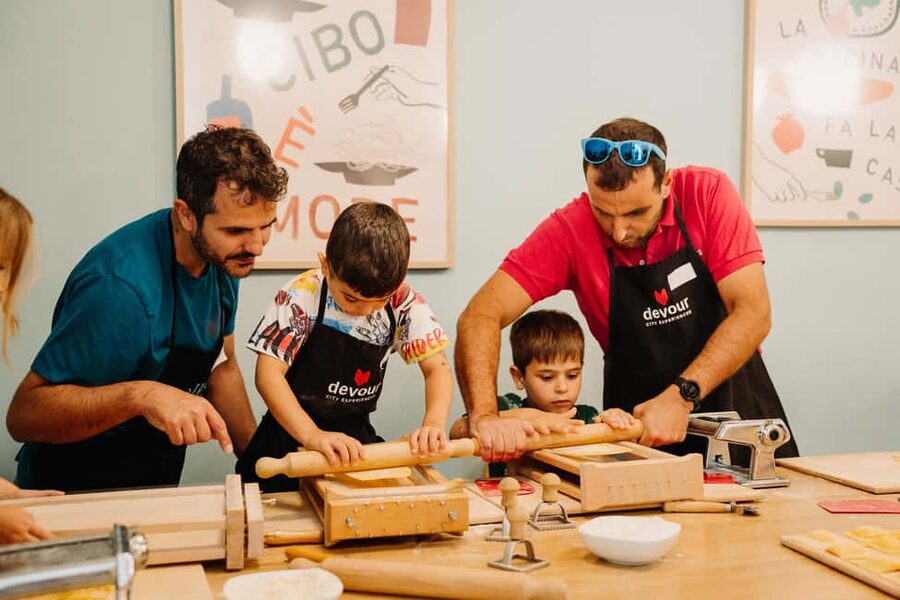 Rome: Traditional Pasta Making Class with Wine & Gelato - Key highlights at a glance