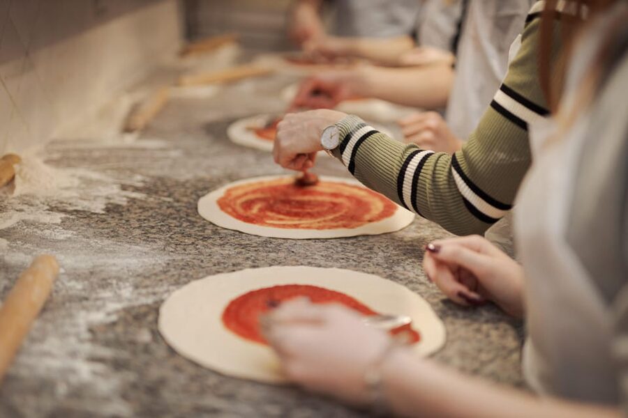 Rome: Traditional Pizza Cooking Class near Piazza Navona - Dietary Needs and Who This Pizza Class Is For