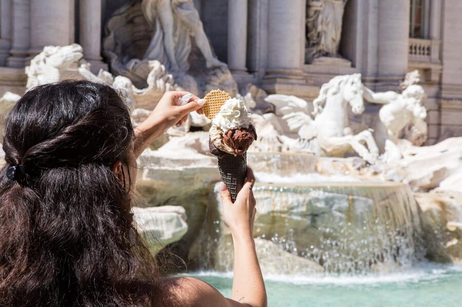 Rome: Trevi Fountain District Underground Tour and Ice Cream - Trevi Fountain start point: a wish, then straight into the Roman plumbing