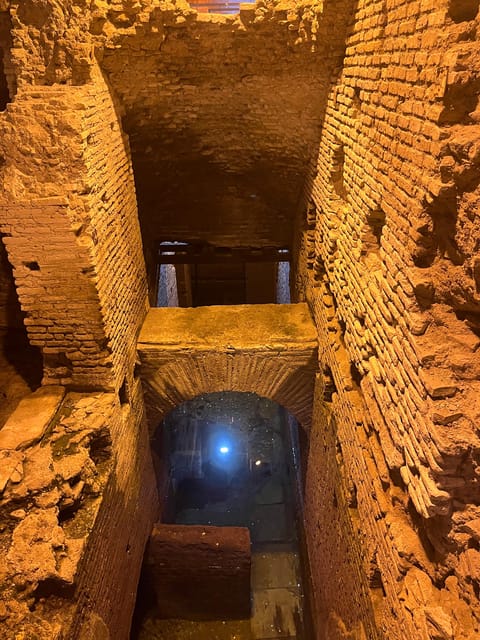 Rome: Trevi Fountain District Underground Tour and Ice Cream - The Domus residence and “City of Water” logic you can actually picture