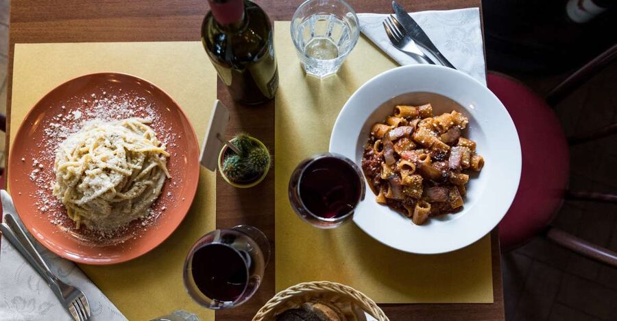 Rome: Twilight Trastevere Food Tour with Wine Tasting - The tour rhythm: 13 delicacies, 10 tastings, 6 places, one dinner plan