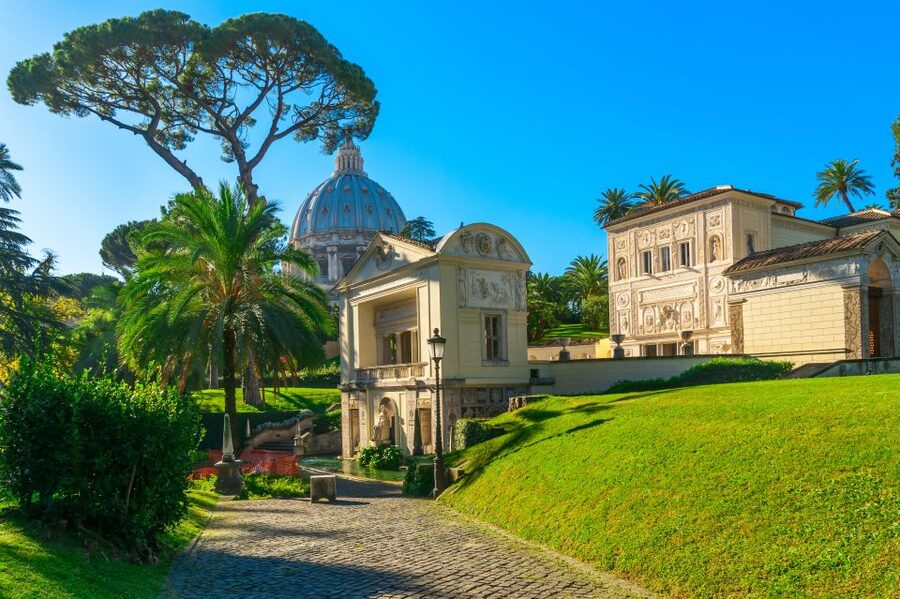 Rome: Vatican Museums & Sistine Chapel Guided Tour - The guides: why their style can make or break this tour