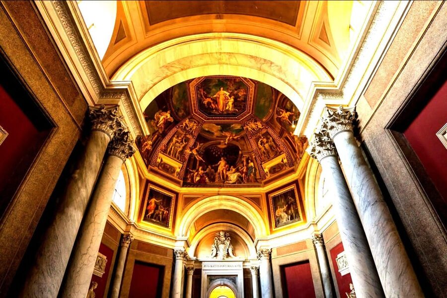 Rome: Vatican Museums & Sistine Chapel Ticket + Tour Options - Audioguide vs Licensed Guide: What Changes in Real Life