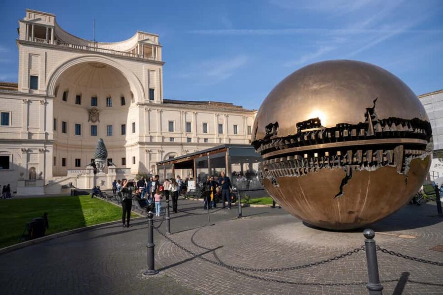 Rome: Vatican Museums & Sistine Chapel Tour with Fast Entry - Meet at Via Vespasiano 71, then let the crowd logic do the work