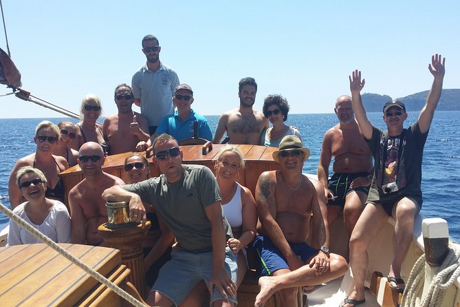 Sailing day trip on Tall Ship Andrea Jensen with Lunch and Wine - Capo Caccia Vertical Cliffs: a planned coastal eye-catcher