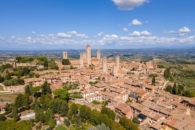 San Gimignano, Siena, Monteriggioni, Chianti Day Trip with Lunch & Wine Tasting - San Gimignano: towers, medieval streets, and a timing reality check
