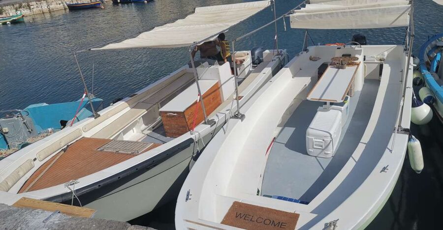 Siracusa: Ortigia Boat Tour with Marine Grotto - From Siracusa Port to the Umbertino Bridge: Photos From the Waterline