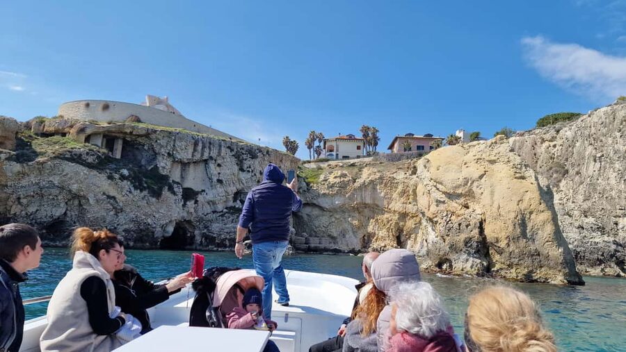 Siracusa: Ortigia & Sea Caves Speedboat Tour with Swim Stop - Price and Logistics: A Practical Take on the $34 Ticket