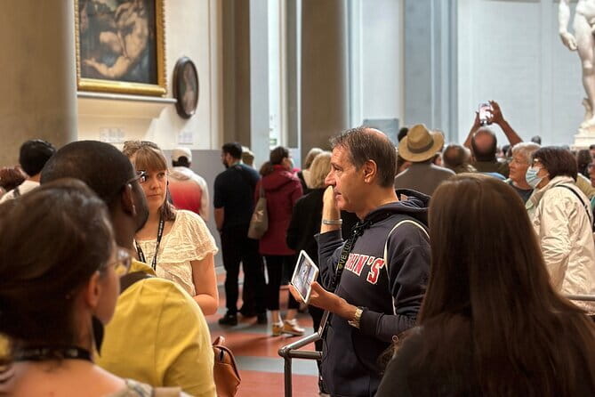 Skip The Line David Guided Tour Experience - Entering Accademia fast at Piazza delle Belle Arti