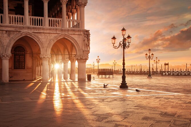 Skip-the-Line: Doge's Palace & St. Mark's Basilica Fully Guided Tour - Piazza San Marco Stop: A Quick Hit of the Right Setting