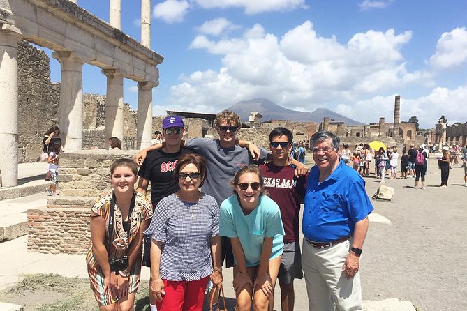 Skip the Line Guided Tour of Pompeii led by an Archaeologist - Where the tour starts, and how to prepare for the walk
