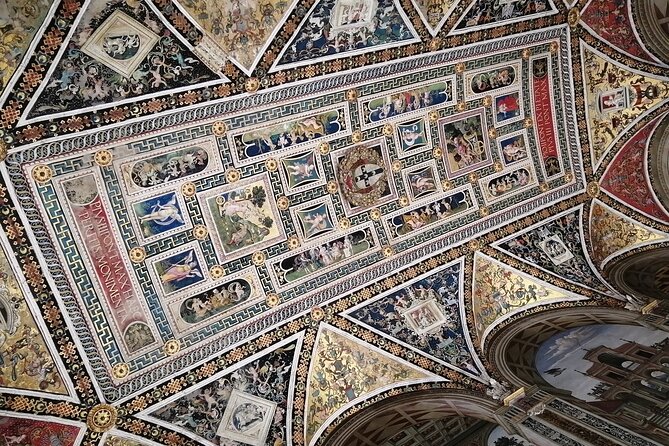 Skip the Line: Siena Duomo and City Walking Tour - Palazzo Chigi Saracini exterior, a quick palate cleanser