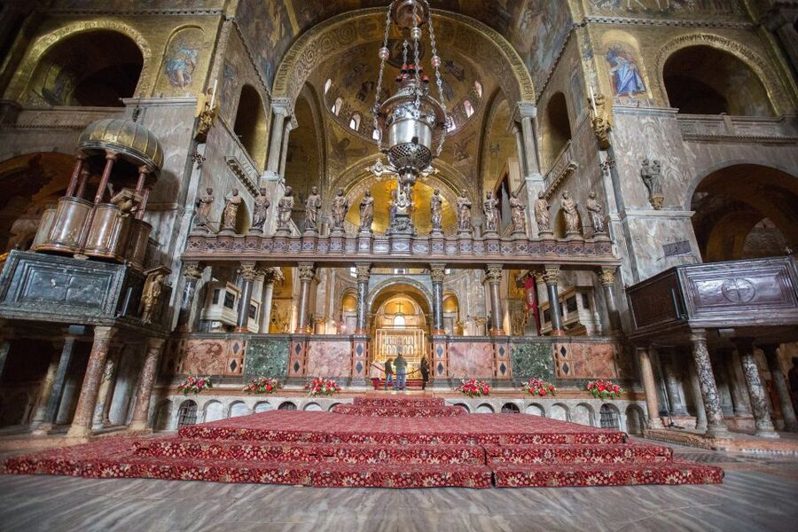 Skip the Line: St. Mark's Basilica Guided Tour - Inside the Basilica: How the Golden Mosaics Feel Less Random