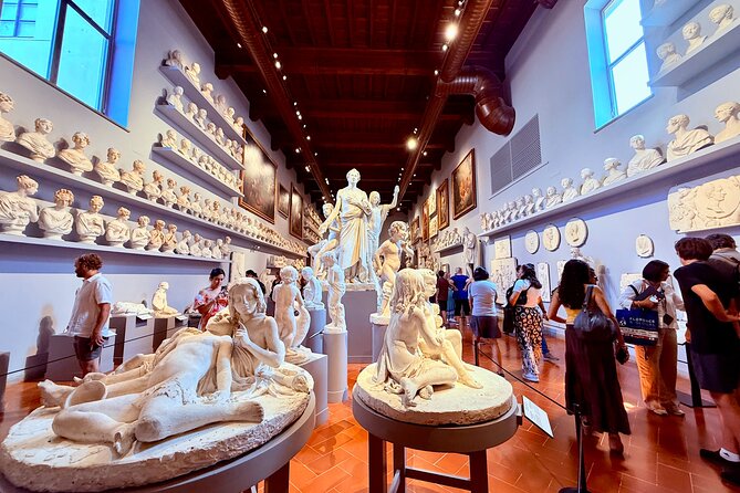 Skip the line: Uffizi and Accademia Small Group Walking Tour - Who should book this tour, and who should pause