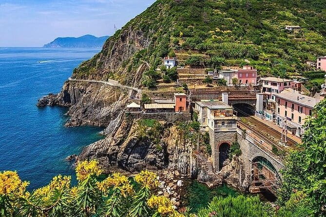 Small-group Accademia tour with skip-the-line access to David - Who should book this David tour, and who might prefer to self-guide