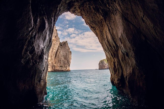 Small Group Capri Island Boat Ride with Swimming and Limoncello - Capri by Boat for a Realist’s Schedule