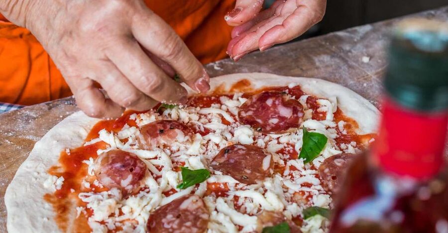 Sorrento: Pizza Making Class - Learning Neapolitan pizza with Luigi, Laura, and a team that actually teaches