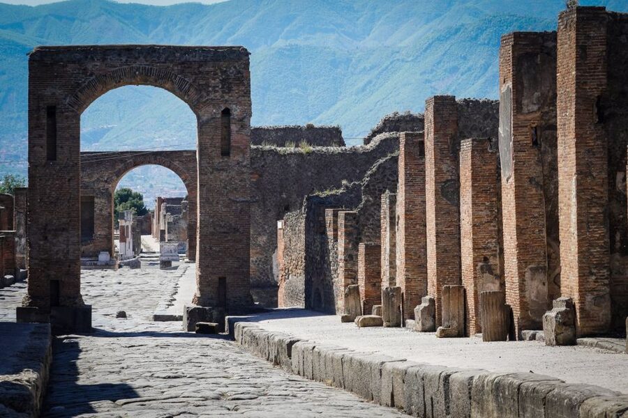 Sorrento: Skip-the-Line Pompeii Express Tour by Train - Using your free time after the 2-hour tour