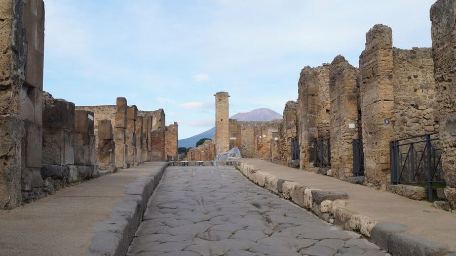 Sorrento: Skip-the-Line Pompeii Express Tour by Train - Train ride reality check: crowds, noise, and comfort