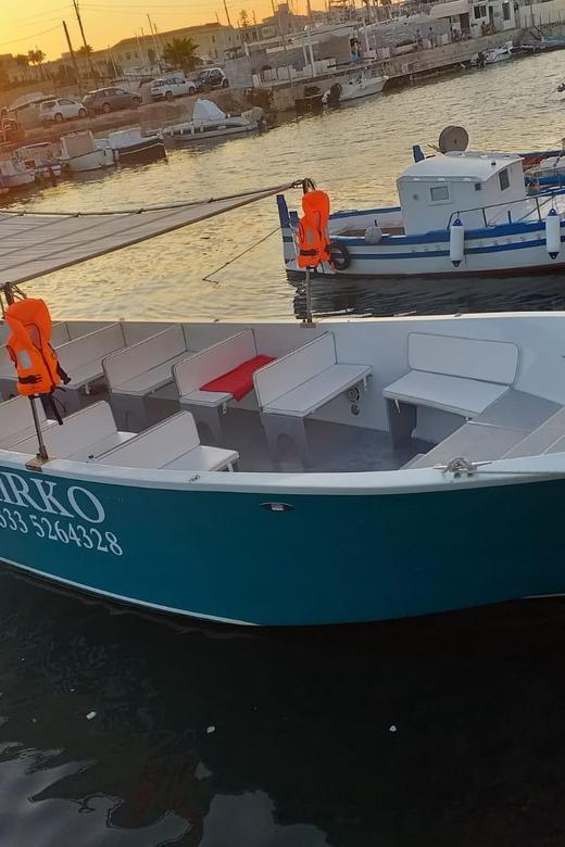 Syracuse: Boat Tour with Captain Mirko, Snorkeling & Caves - Finding the boat at Riva della Posta, fast and stress-free