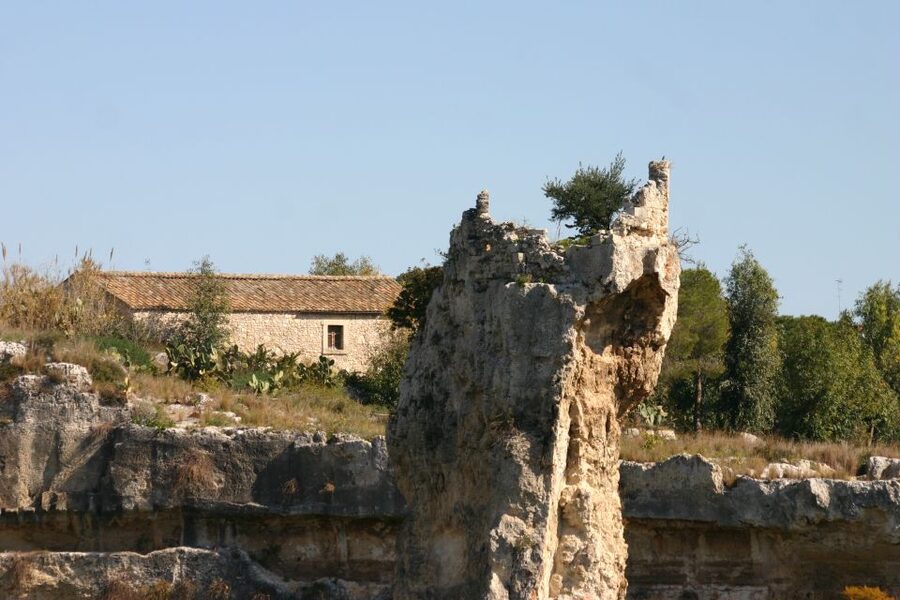 Syracuse: Neapolis Archaeological Park Small Group Tour - Final monuments: altar of Hieron II and the Roman amphitheater