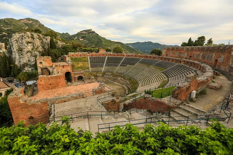Taormina: Ancient Theater Skip-the-Line Ticket & Audio Guide - The Ancient Theater of Taormina: what you are actually seeing