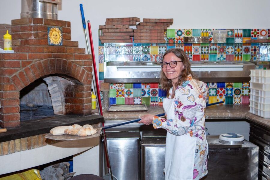 Taormina: Half-Day Pizza Making Class - Sauce and Toppings: How Sicilian Choices Become a Real Pizza
