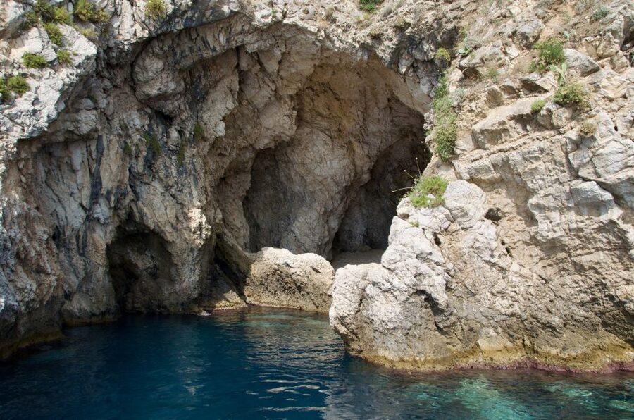 Taormina: White Lotus Tour - Taormina and Giardini Naxos coastlines, plus snacks and drinks onboard
