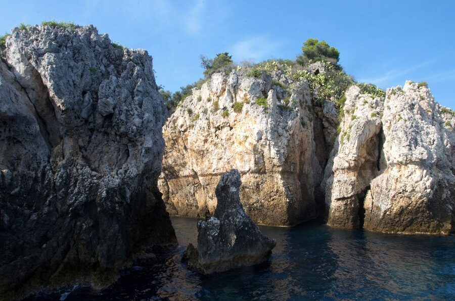 Taormina: White Lotus Tour - Dolphin luck, water time, and what could affect comfort