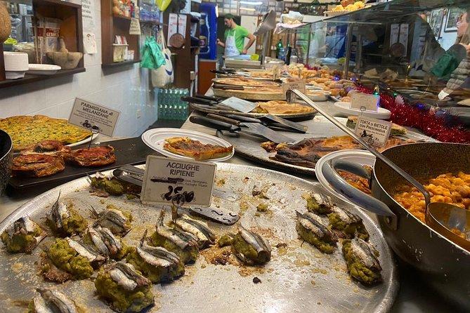Taste Genoa: A Full Meal Walking Food Tour by Do Eat Better - Piazza delle Erbe: focaccia where locals treat it like a daily habit