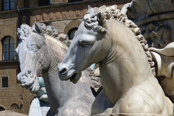 The Best of Florence Walking Tour in a Small Group - A 1h45 Florence sampler that helps you read the city