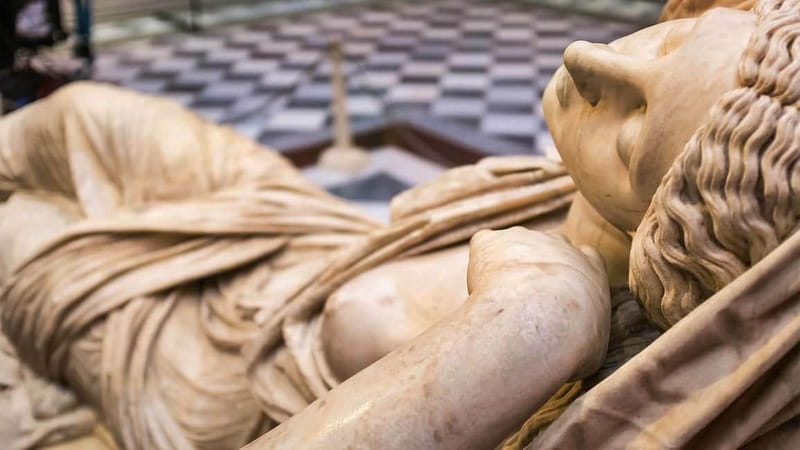 The Uffizi Gallery Florence Small group Guided tour - Pre-Booked Entry and Headsets: Your Crowd-Control System