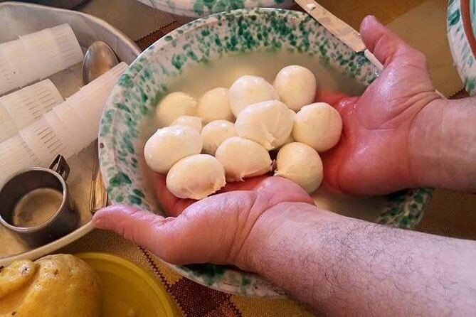 Toss, Bake, Cheers! - Sorrento Pizza Making Class with Wine - Sorrento Hills Setting: Why It Feels Different Than a Kitchen Demo