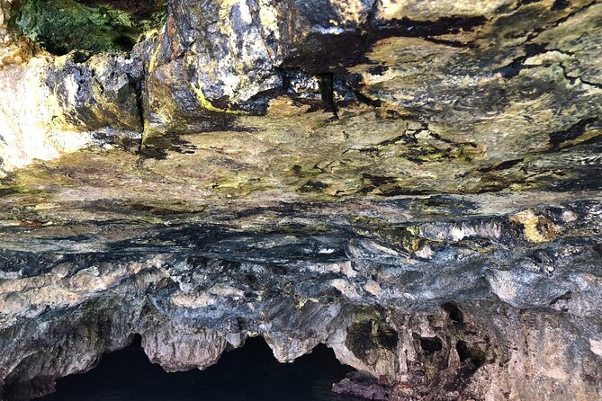 Tour 3h and half visit of all the caves, bathroom stop and aperitif - English commentary, pacing, and group size reality check