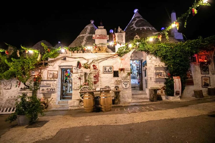 Tour di Alberobello e Matera in bus privato da Bari - A 10-hour bus day from Bari that actually feels doable