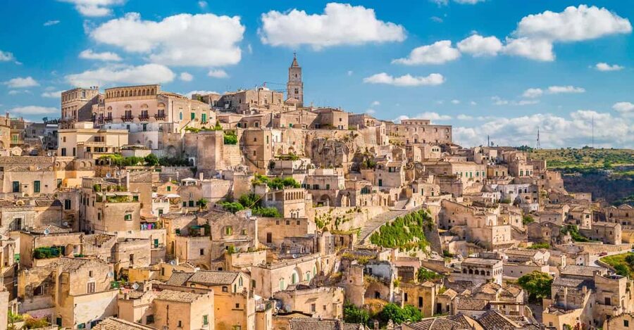 Tour di Alberobello e Matera in bus privato da Bari - The brochure, QR routes, and on-bus support that make self-guiding work