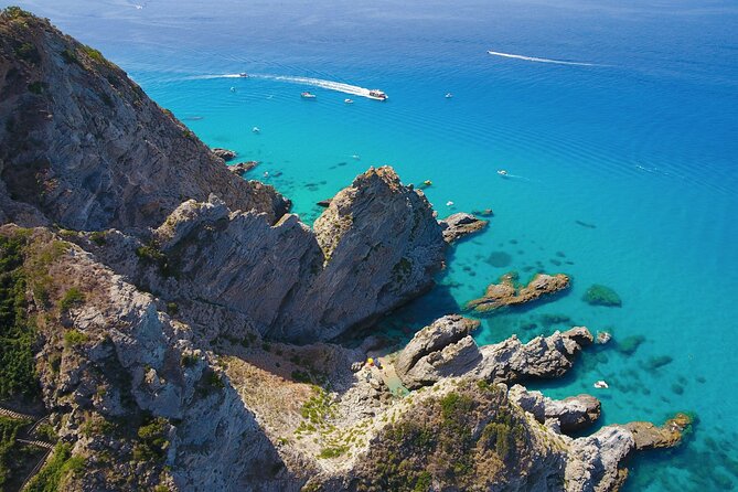 Tour of the Costa degli Dei by boat, 3 hours with aperitif included - Aperitivo on board: what you’ll actually eat and why it works