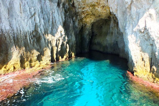 Tour of the island of Ortigia and exploration of sea caves with baths. - A Short, Scenic Way to See Ortigia From the Sea