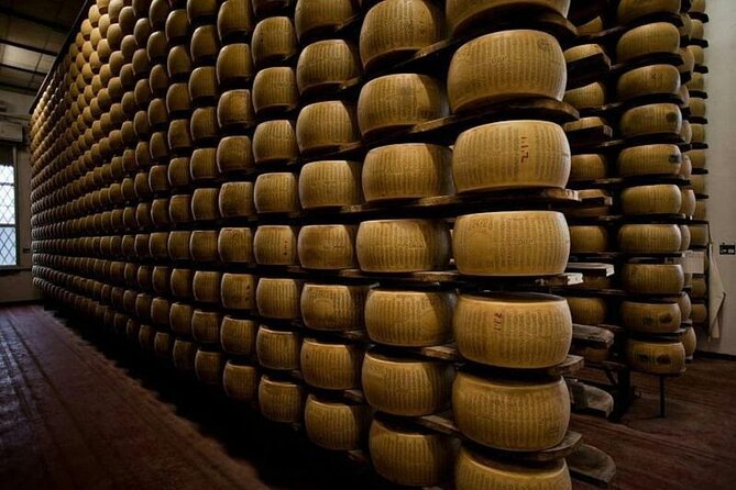 Tour Parmigiano Reggiano dairy and Parma ham - Stop 2: Prosciutto di Parma in the hills, where curing takes over