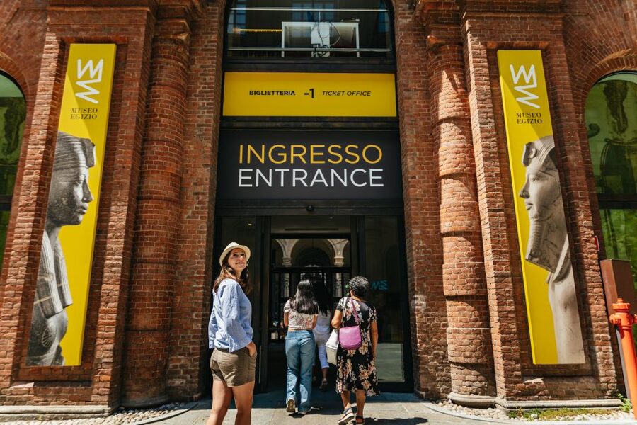 Turin: Egyptian Museum Skip-the-Line Group Tour - Meeting at Piazza Carignano and getting in fast