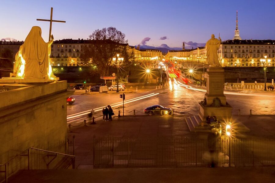Turin: Magic Guided Tour - Language Options, Including the English-On-Italian-Bus Detail
